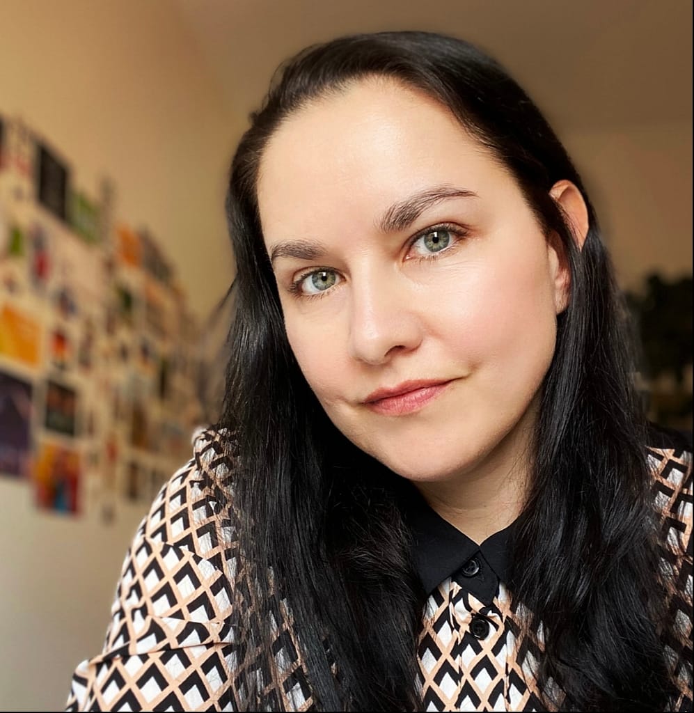 Headshot of author and social entrepreneur Marisa Catalina Casey